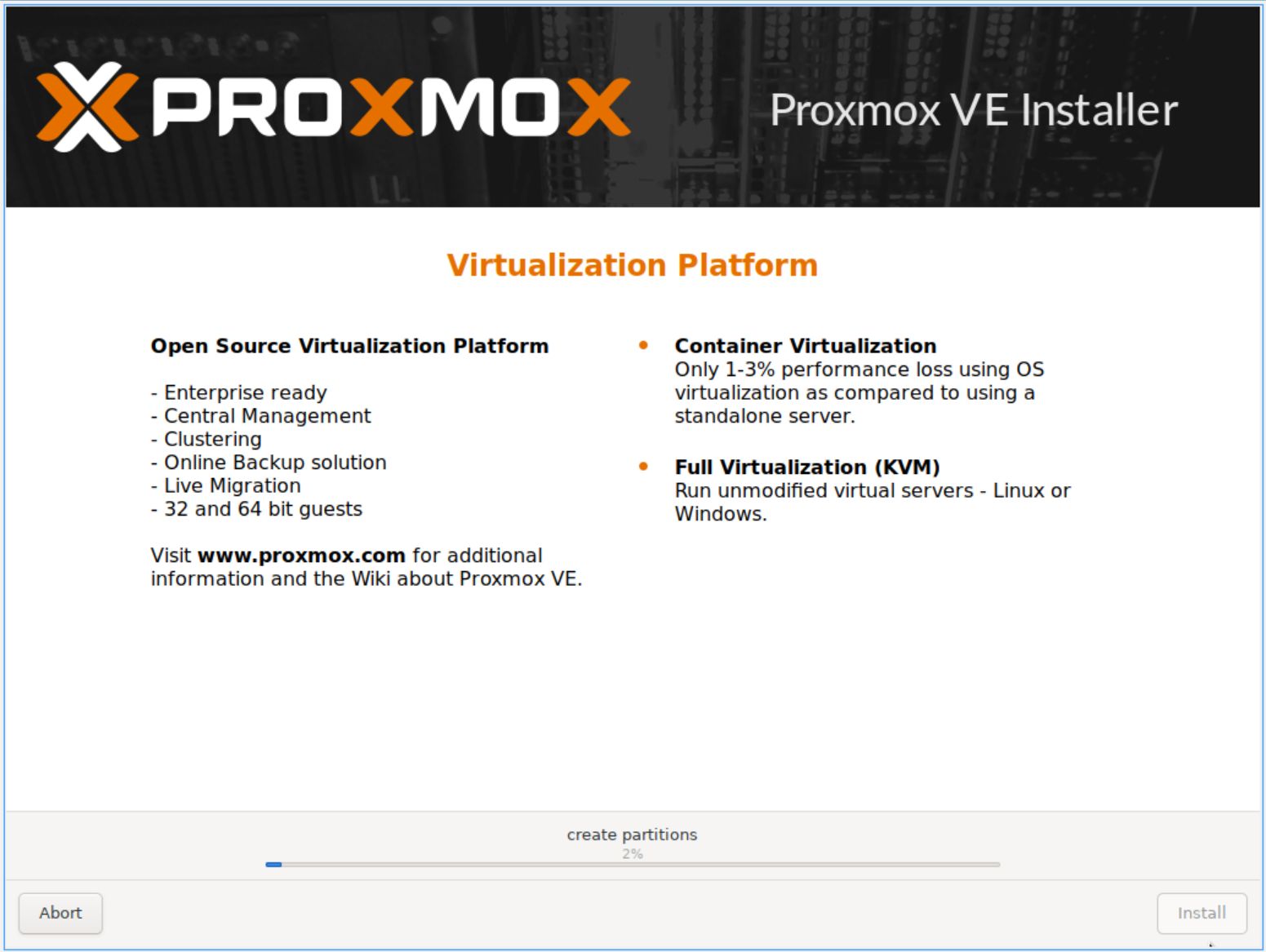 Quá trình cài đặt Proxmox đang chạy