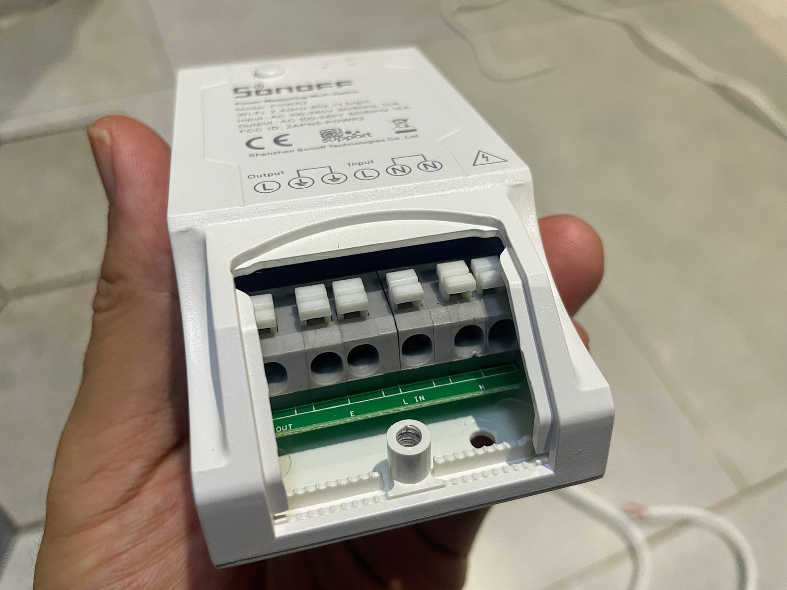 Các lỗ đấu dây