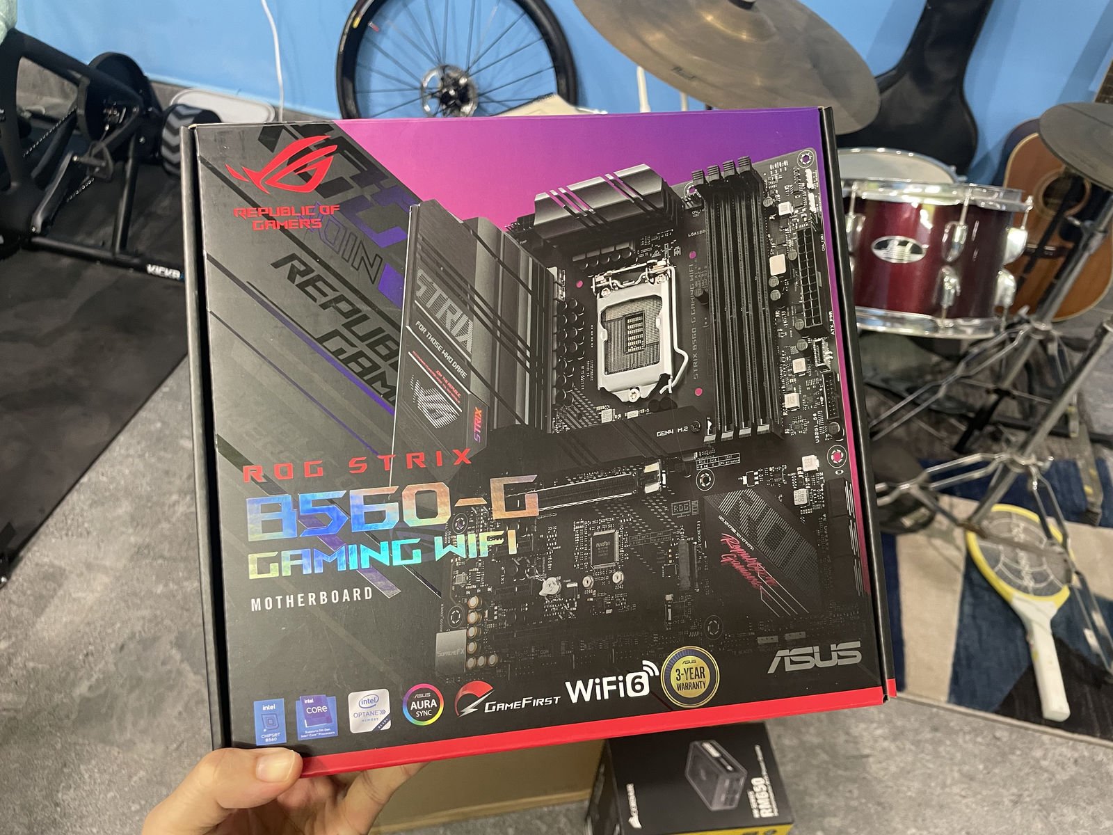 Hộp Mainboard Asus ROG STRIX B560-G Gaming Wifi