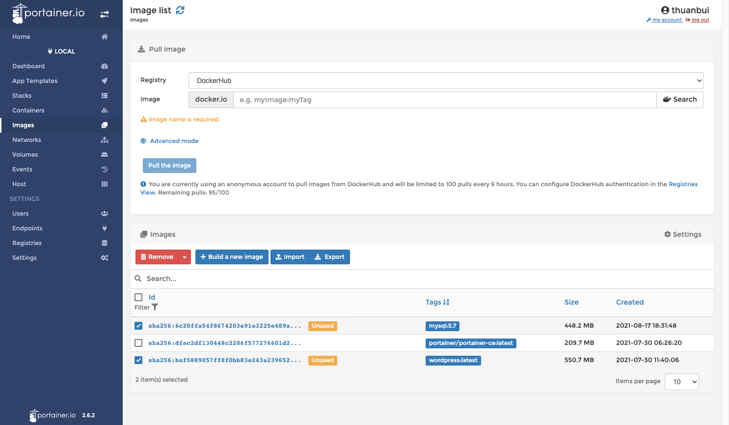 Chọn 2 images mysql:5.7 và wordpress:latest (có gắn mã Unused - không sử dụng) và bấm Remove